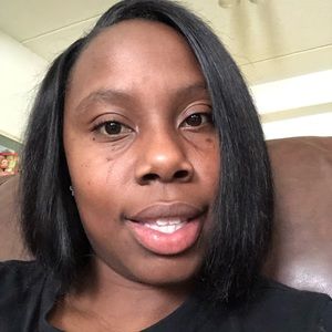 Meet your Posher, Alexia